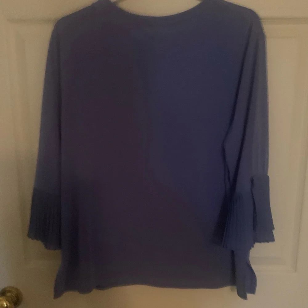 Top - Picture 2 of 2